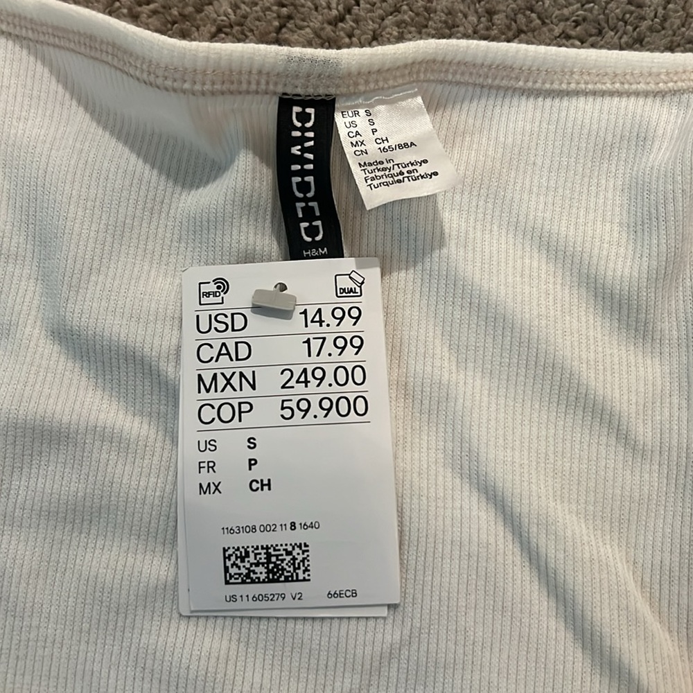 H&M Short Sleeve Cream Top - Picture 3 of 4